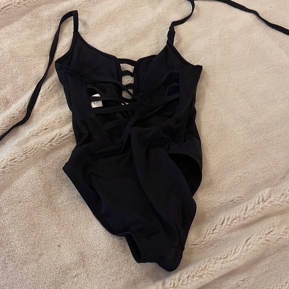 La Blanca black one piece , tie around neck - Picture 5 of 8